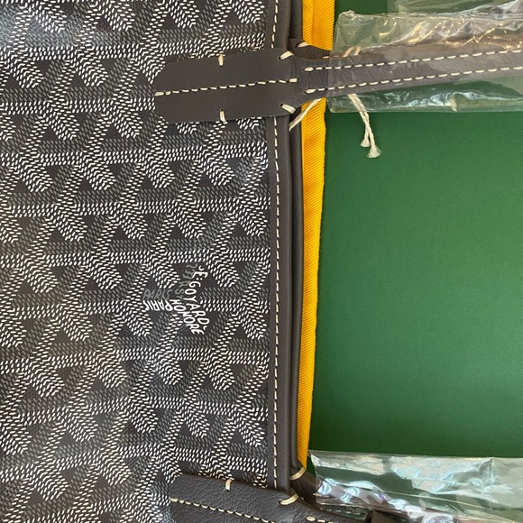 BRAND NEW W/ TAGS Goyard St. Louis PM Gray - Picture 3 of 9